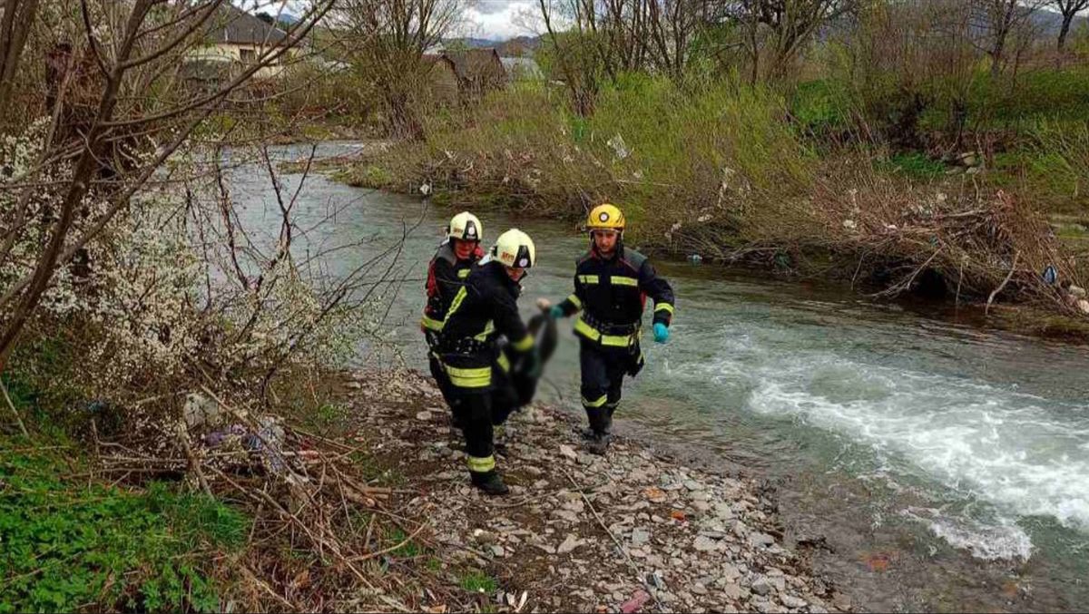 61-річний закарпатець переходив річку до свого будинку і втопився