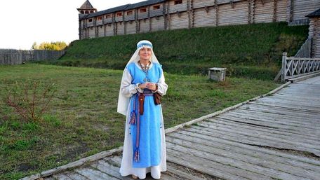 Краєзнавці відтворюють одяг і прикраси жінок слов’янського періоду