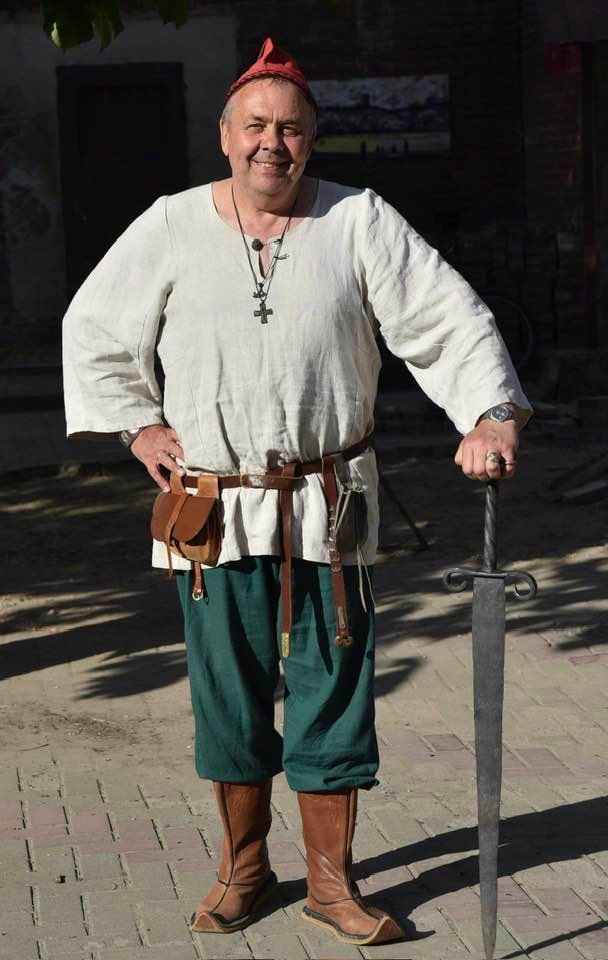 Засновник музею Сергій Гуцан в одязі сіверянина