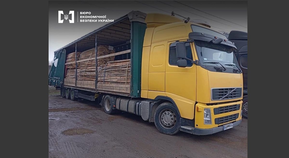 На Львівщині викрили контрабанду деревини на понад мільйон гривень