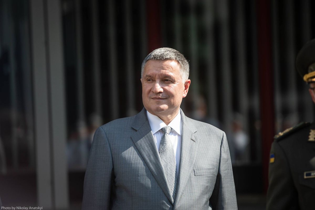 Екс-міністр МВС Арсен Аваков почав вирощувати лісові горіхи на Закарпатті