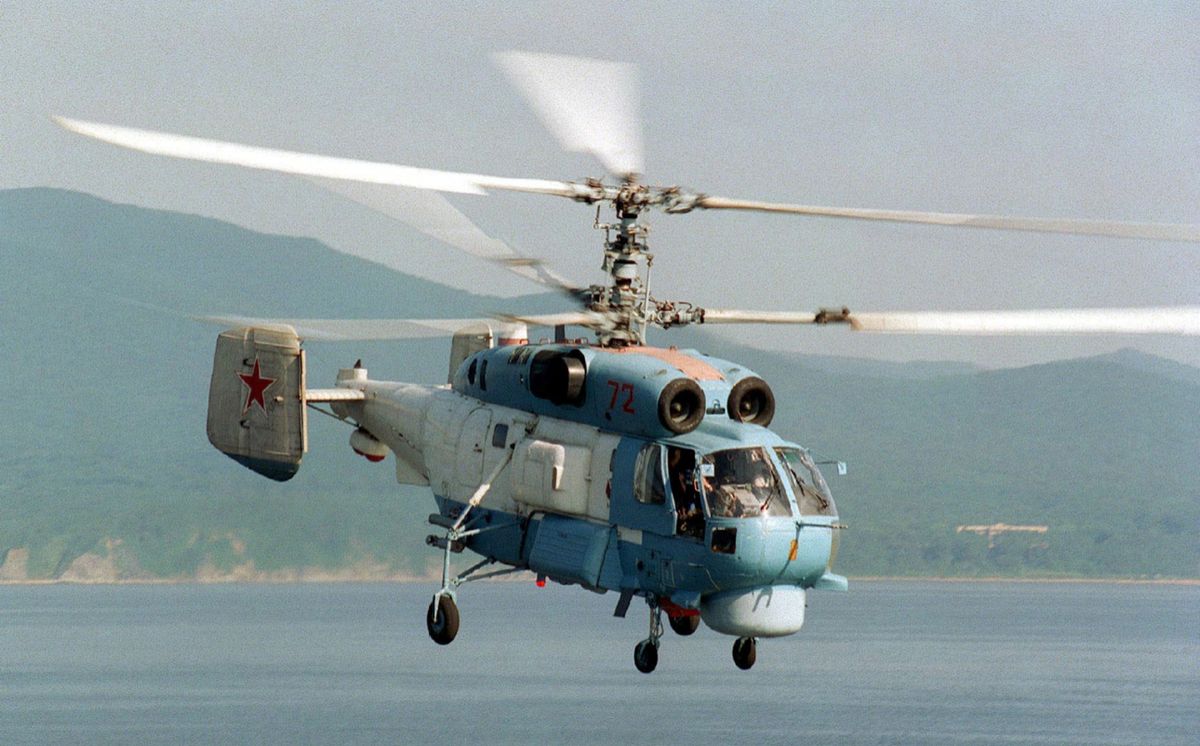 Російський військовий гелікоптер Ка-27 після вибуху впав у Чорне море