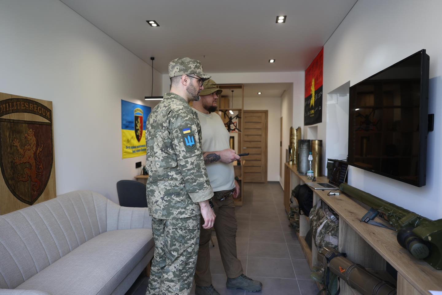 Рекрутинговий центр 24 ОМБр працює з 10 квітня 2024 року (Фото зі сторінки Андрія Садового)