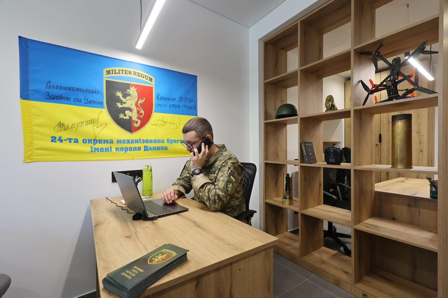 Рекрутинговий центр 24 ОМБр працює з 10 квітня 2024 року (Фото зі сторінки Андрія Садового)