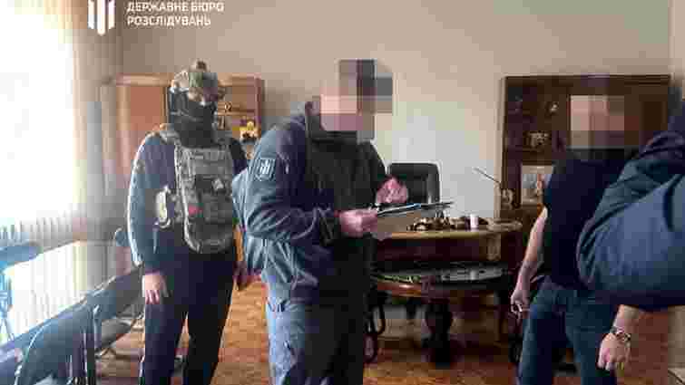 На Дніпропетровщині затримали голову та секретаря міськради на хабарі у 30 тис. доларів