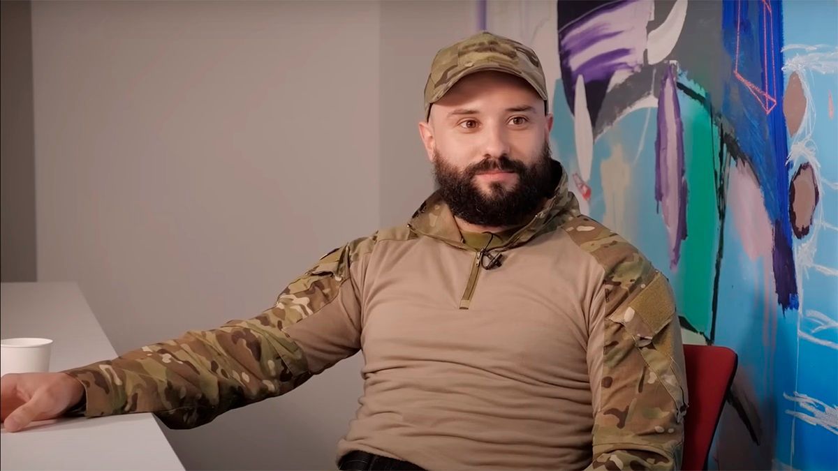 Відомий комік Віктор Розовий отримав важке поранення на фронті