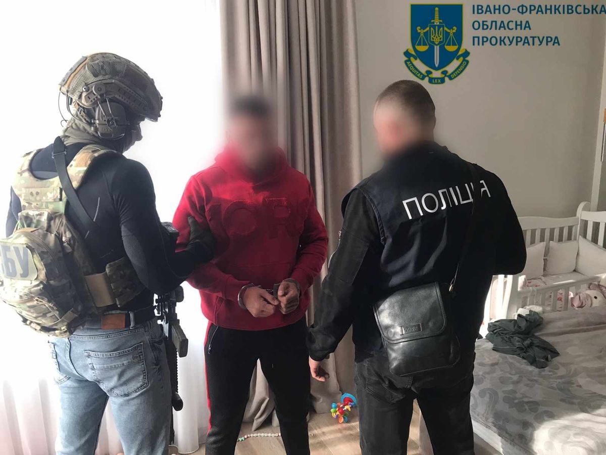 Група рекетирів під виглядом військових вимагали гроші у мешканців Волині і Прикарпаття
