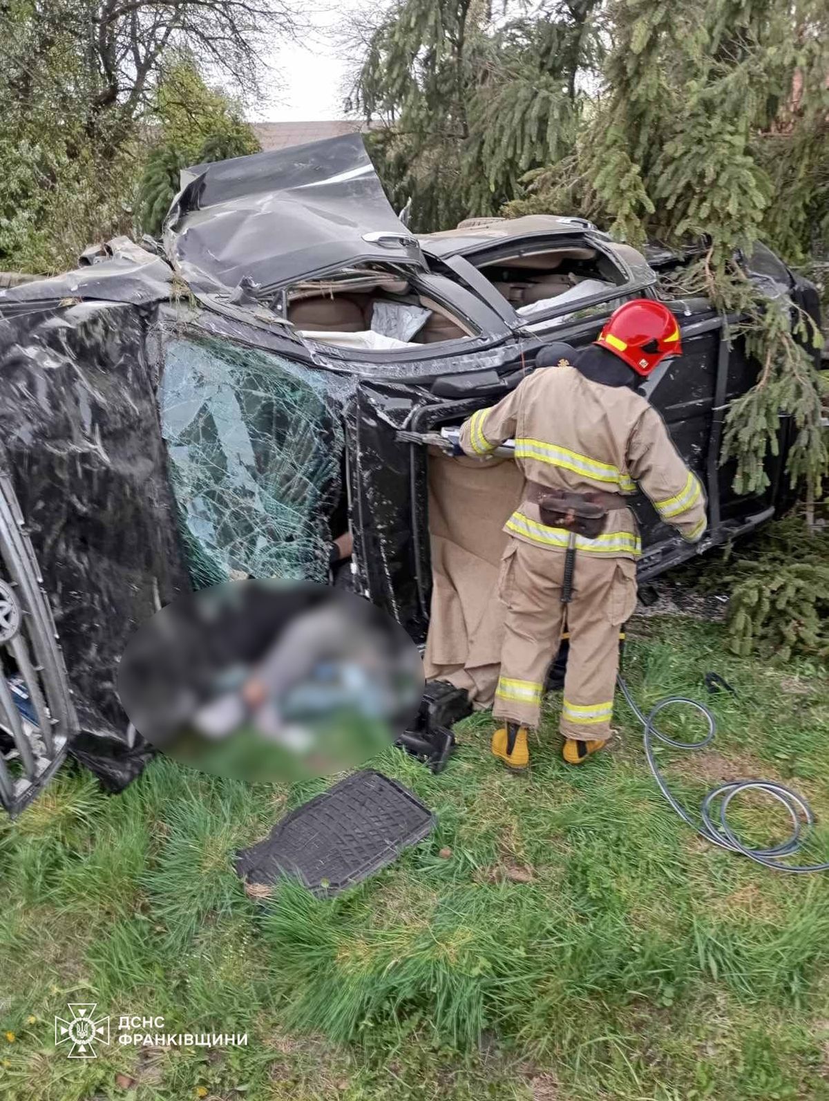 На Прикарпатті після зіткнення з деревом загинув 65-річний пасажир Toyota