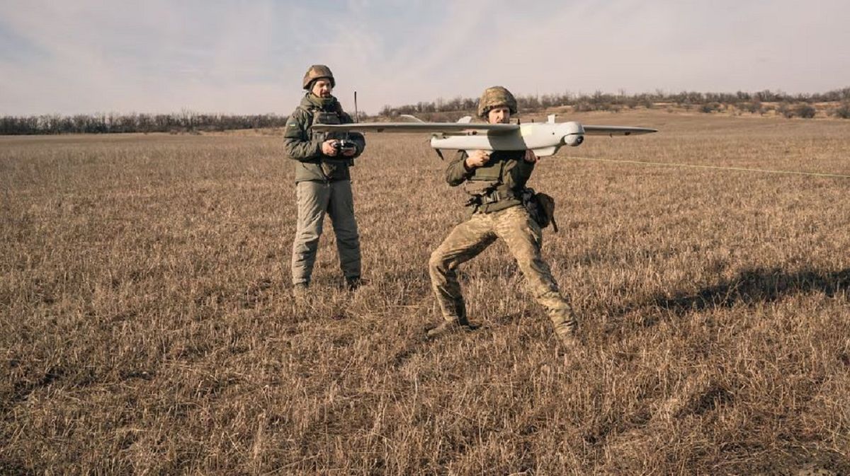 Безпілотники перетворили «сіру зону» фронту в Україні на «зону смерті», – ЗМІ