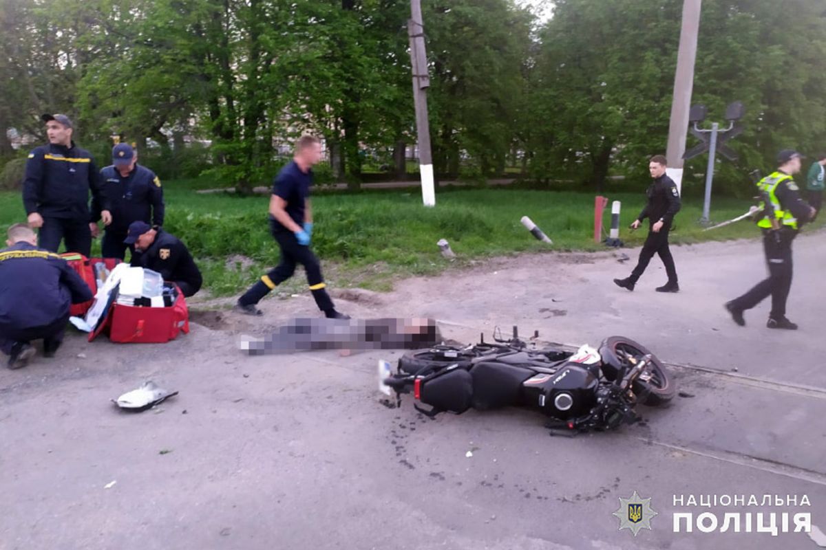 У Кам'янці-Подільському у ДТП двох мотоциклів загинула 16-річна дівчина