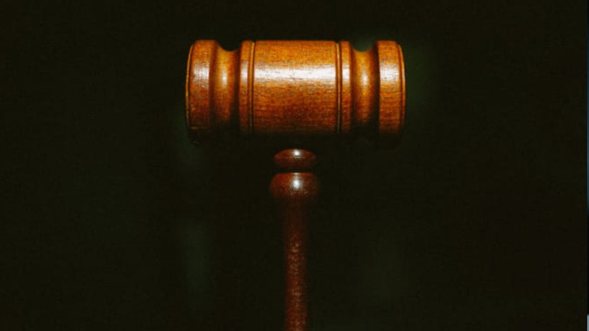 Суд звільнив від покарання двох мешканців Новояворівська за підробку свідоцтв про народження