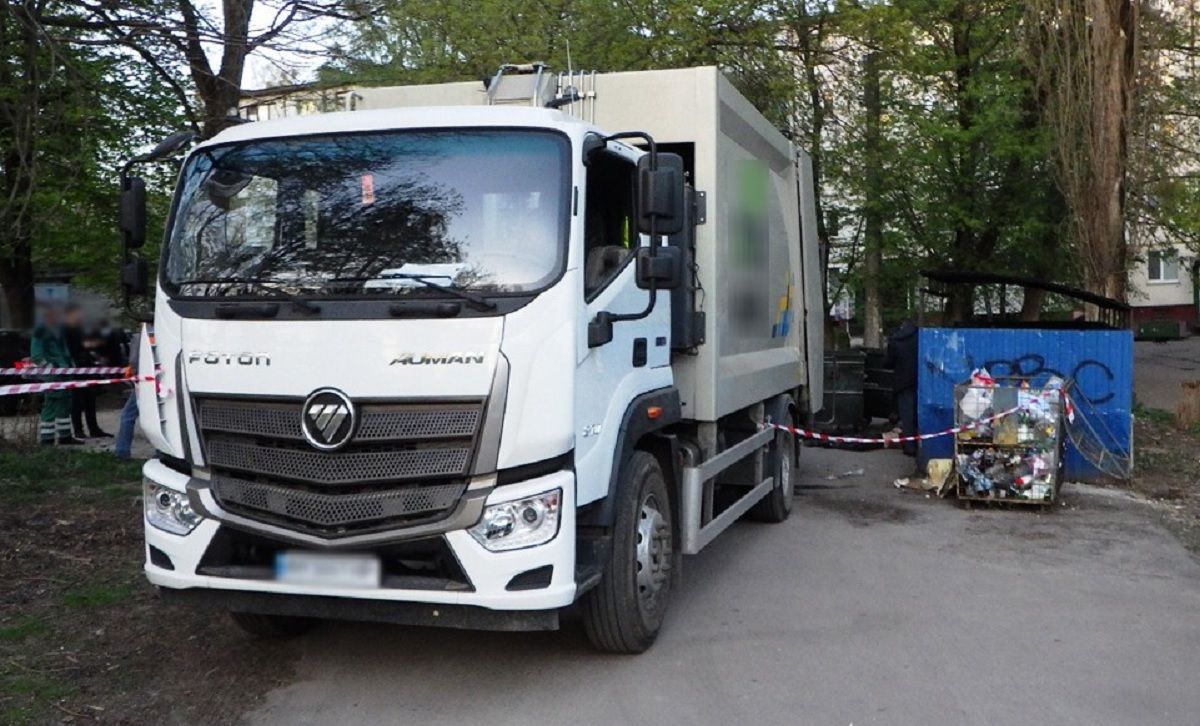 У Житомирі під пресом сміттєвоза загинув чоловік, який заснув у смітнику
