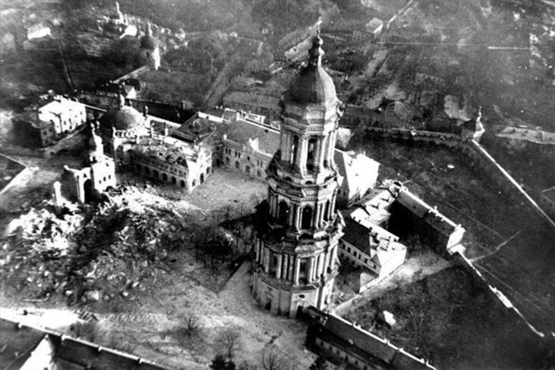 Зруйнований собор (фото з Вікіпедії)