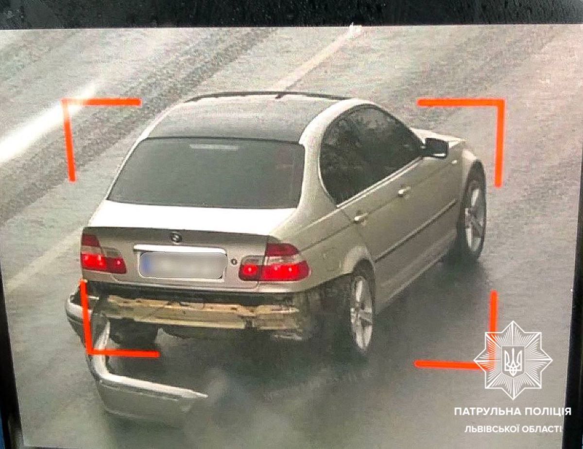 Львівські патрульні розшукали п'яного водія BMW після дрібного порушення