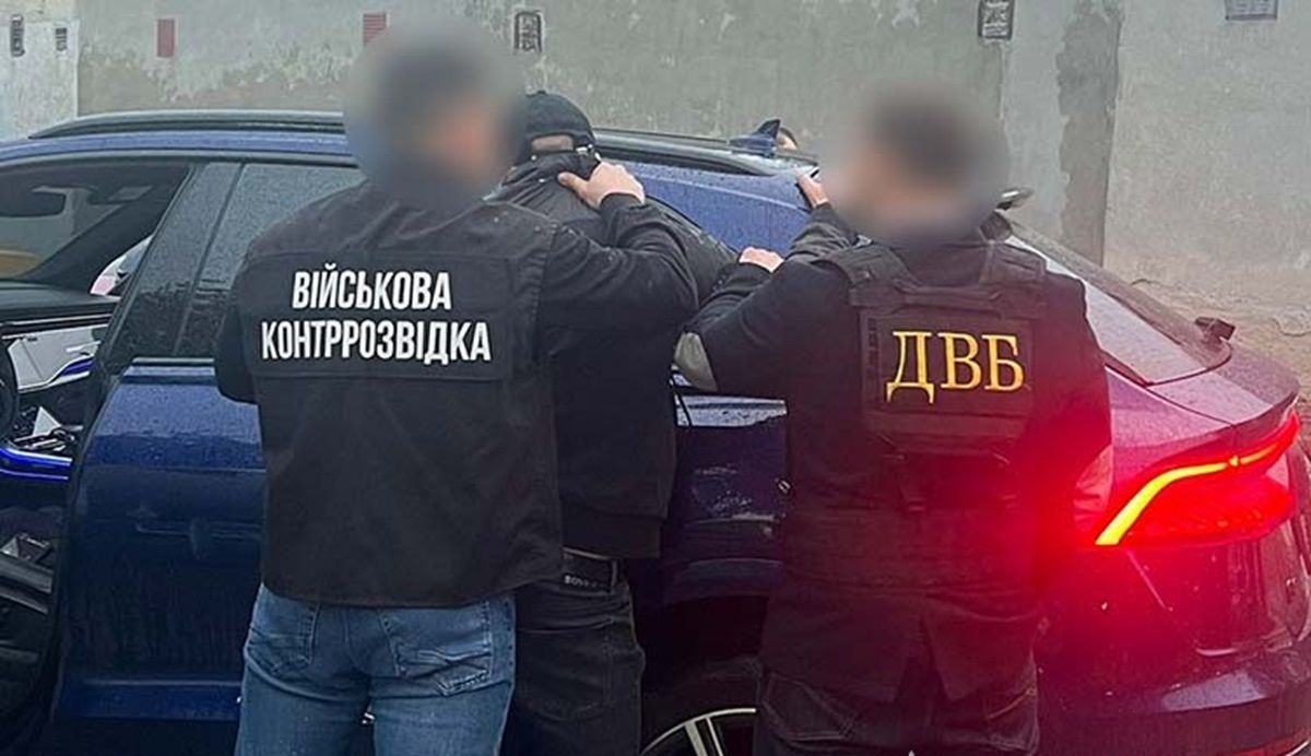 Тернополянин обіцяв за 12 тис. доларів виготовити документи про тимчасову непридатність до ЗСУ