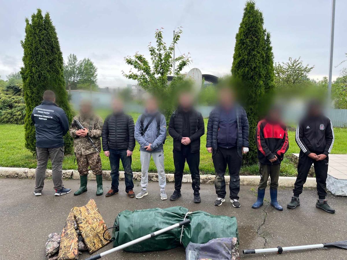 На Закарпатті двоє 14-річних підлітків допомагали ухилянтам перетнути кордон річкою
