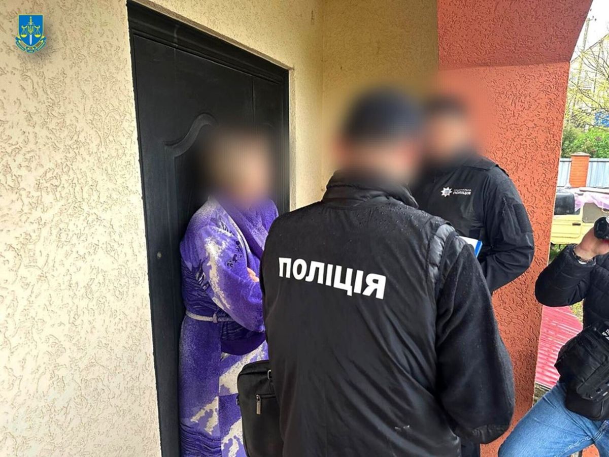 На Хмельниччині голова позаштатної ВЛК вимагала хабар у чоловіка з вадами слуху