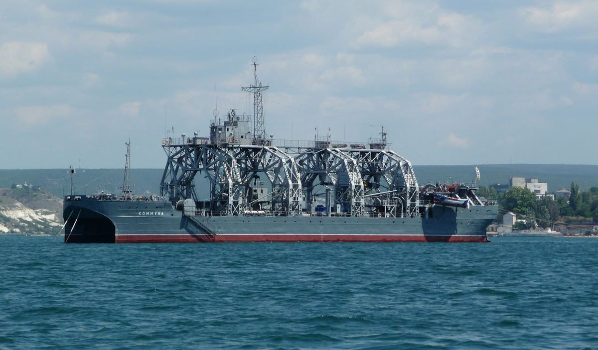 В окупованому Севастополі українські військові уразили російський корабель «Комуна»