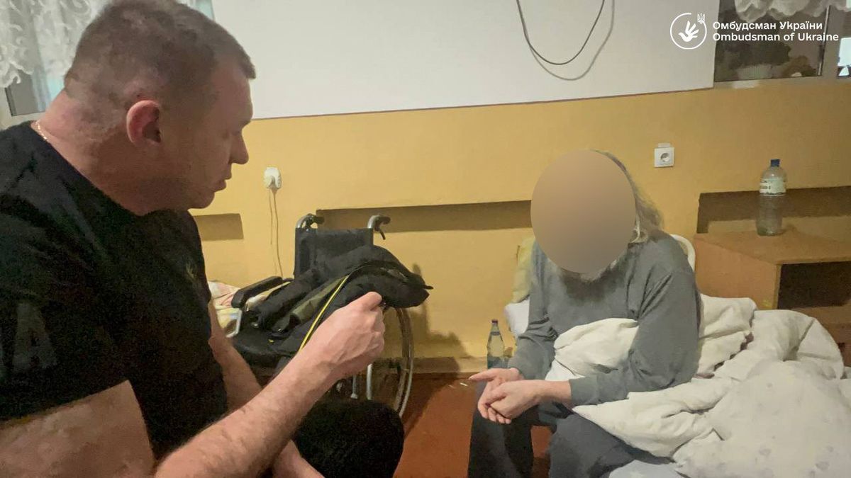 На Закарпатті у пенсіонера забрали будинок і силоміць поселили у будинок для літніх людей