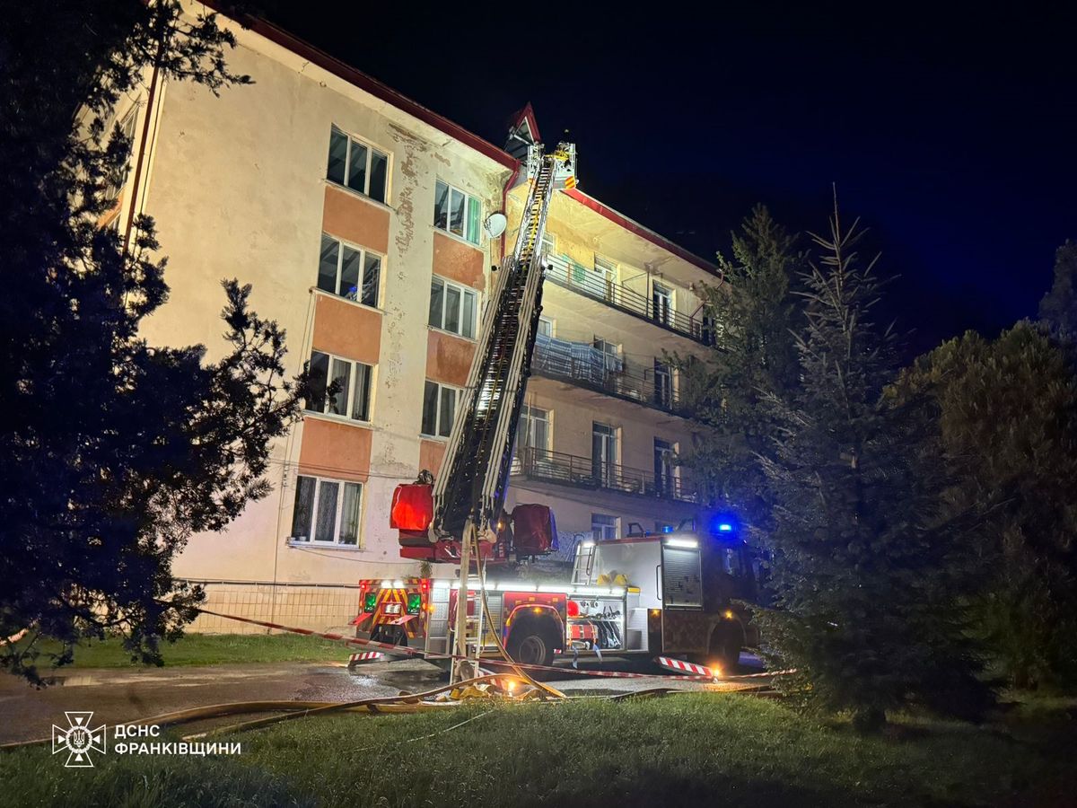 В Яремчі під час пожежі з лікарні евакуювали майже 30 пацієнтів 