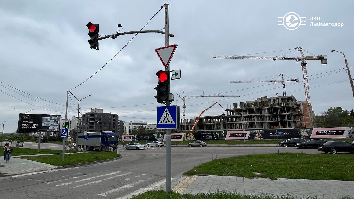У Львові на проблемному напрямку облаштували перше «смарт-перехрестя»