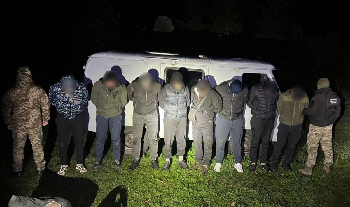 Буковинця затримали за допомогу в незаконному перетині кордоні для 7 чоловіків