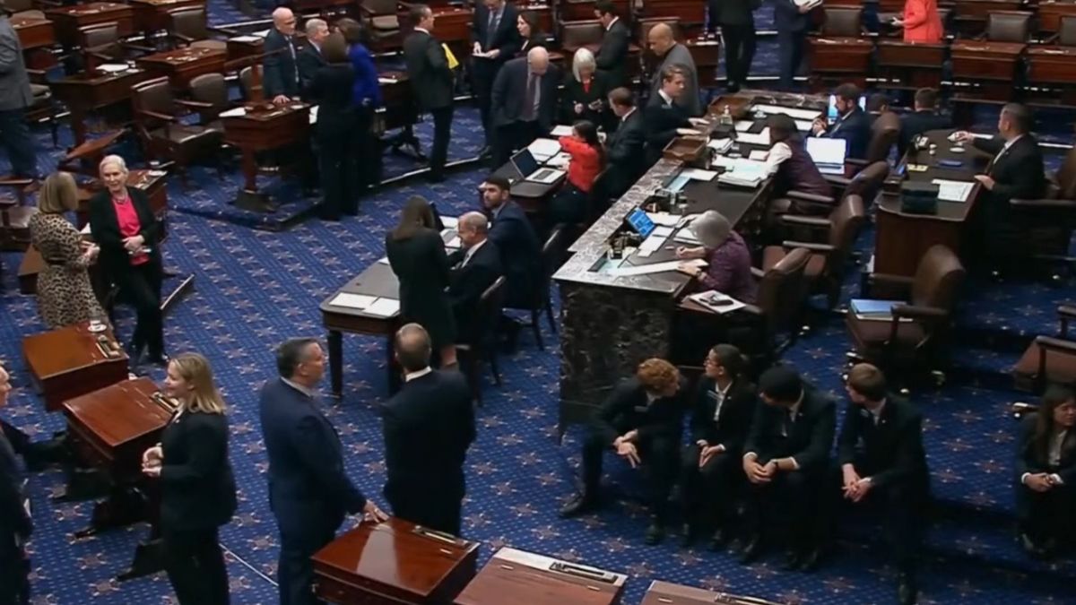 Сенат США остаточно схвалив виділення 61 млрд доларів допомоги Україні