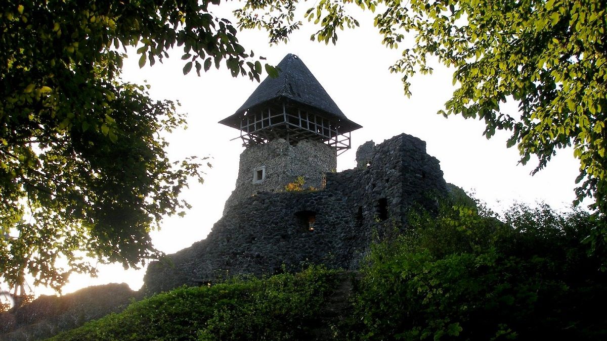 Замки Закарпаття: лицарі, історія і легенди