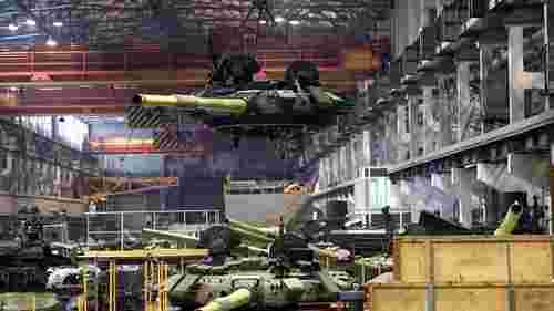 Росія виробляє більше зброї, ніж їй треба на війні і заповнює нею склади, − Борис Пісторіус