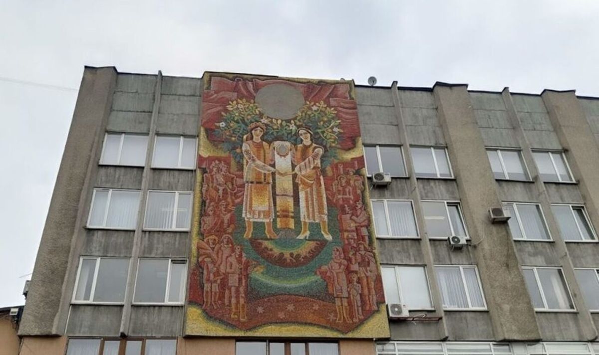Радянську мозаїку на просп. Чорновола у Львові перенесуть і збережуть