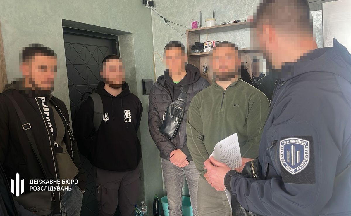 Підозрюваним у розстрілі поліцейського на Вінниччині допомагали переховуватись військові