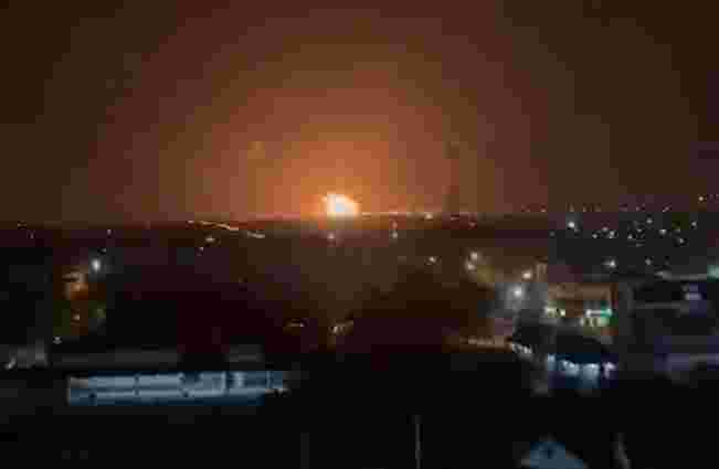 Дрони атакували аеродром і два нафтопереробні заводи в Краснодарському краї Дрони атакували аеродром і два нафтопереробні заводи в Краснодарському краї