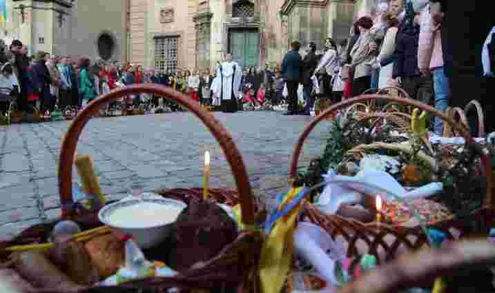 Розклад святкових богослужінь у храмах Львова на Страсний тиждень і Великдень