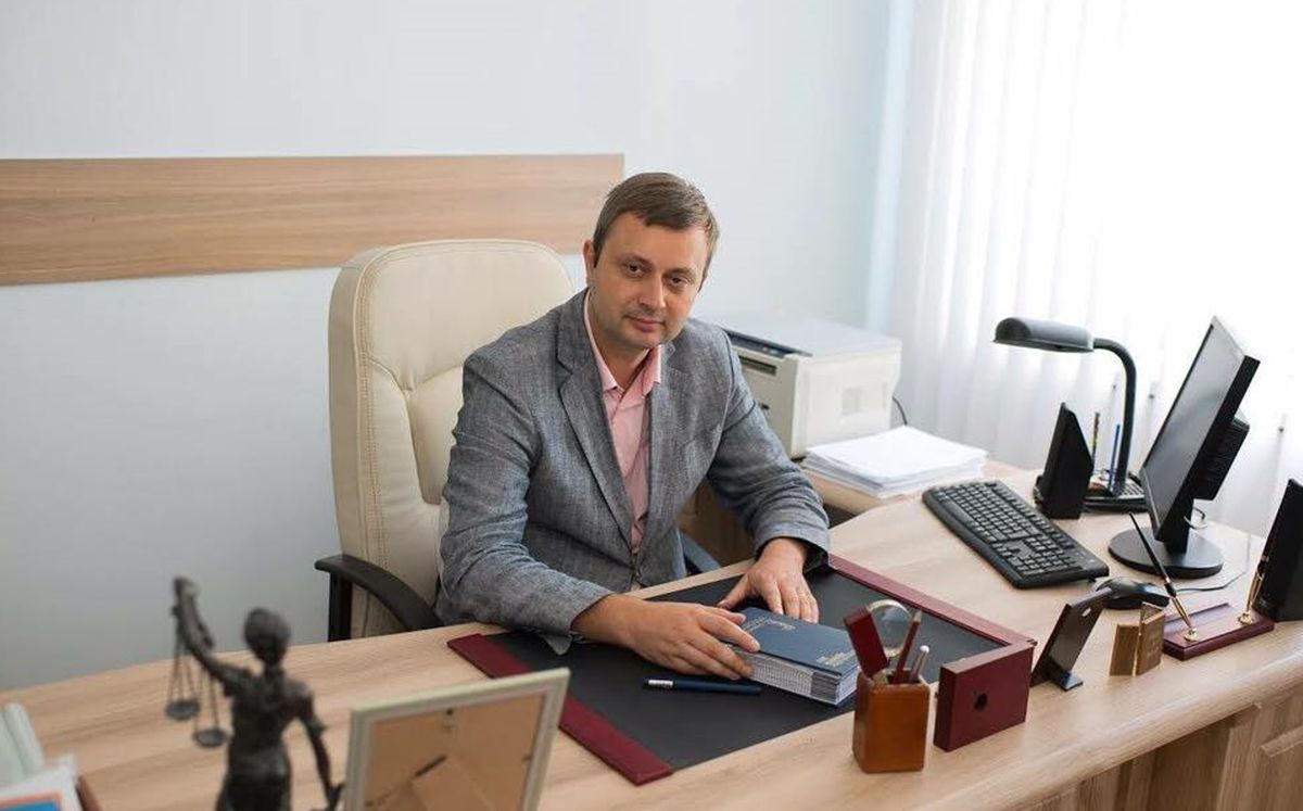 Дружина голови Ужгородського міськрайонного суду задекларувала новий електрокар