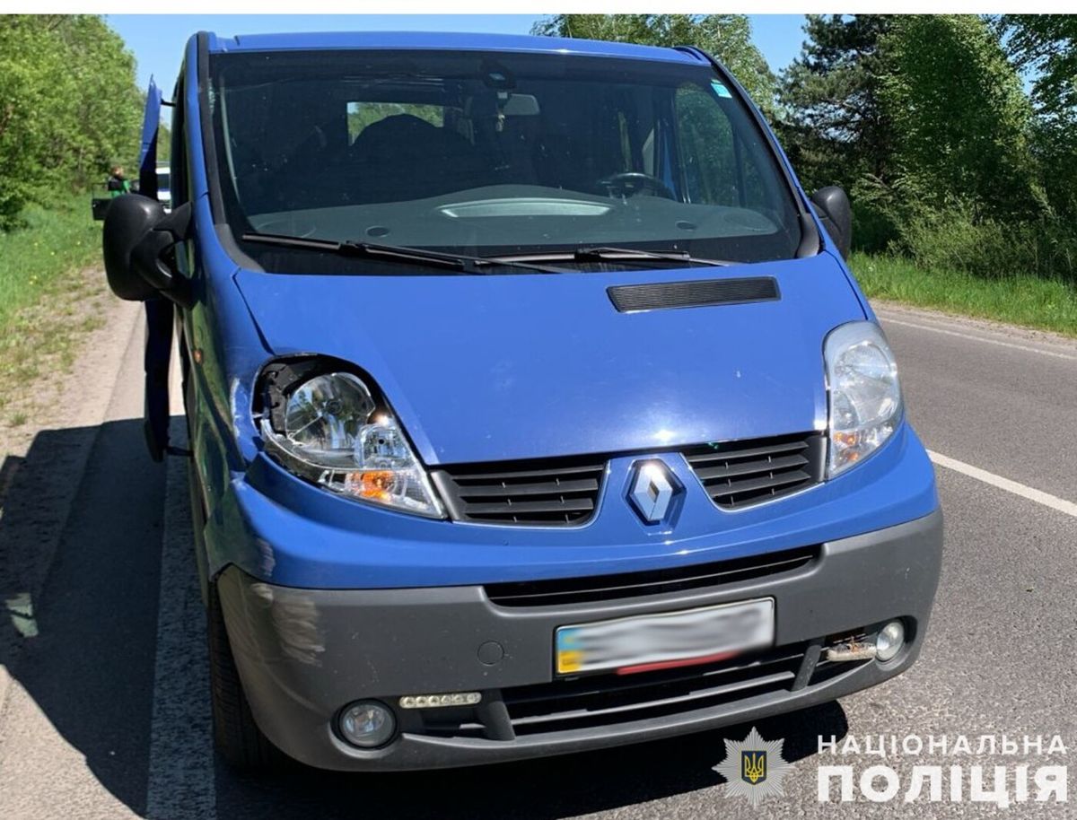 Водій Renault на смерть збив 70-річного велосипедиста біля Великих Мостів