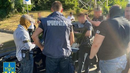 У Львові закрили справу проти підозрюваного у легалізації росіян міграційника