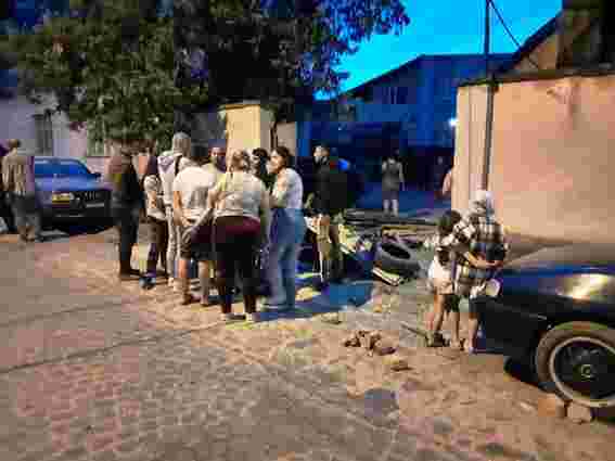 У Виноградові під час сутичок ромської громади біля ТЦК сталася стрілянина