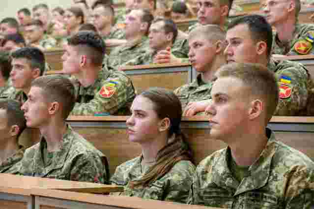 Київський університет Шевченка набирає студентів на військові освітні програми