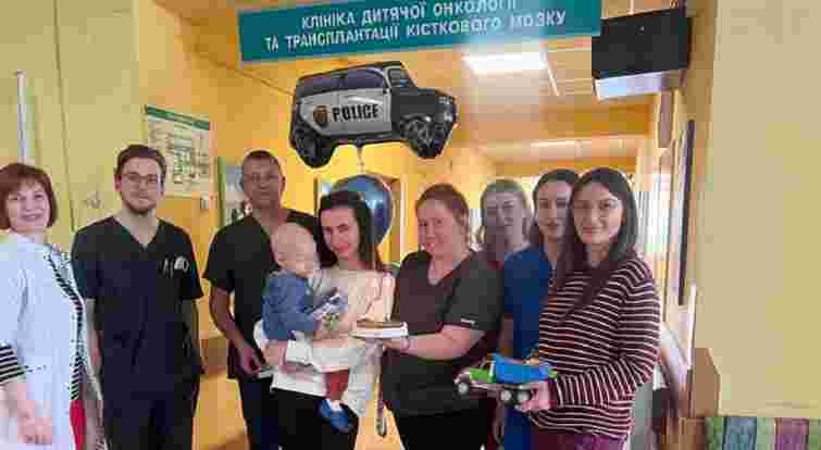 Львівські лікарі врятували дворічного хлопчика зі злоякісною пухлиною черевної порожнини
