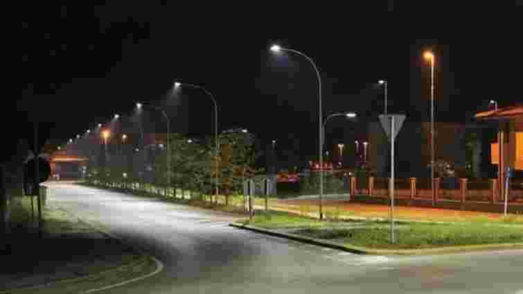Через масові обстріли вуличне освітлення в Чернівцях працюватиме лише в центрі міста