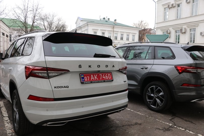 Полтавська міськрада передала автомобілі у грудні 2022 року (Фото Полтавської міськради) qrxiqdziqktiqhkroz