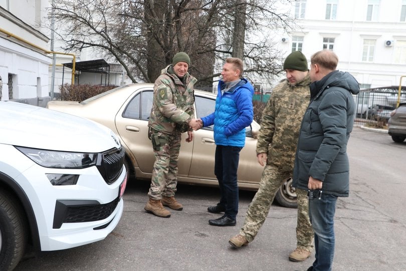 Полтавська міськрада передала автомобілі у грудні 2022 року (Фото Полтавської міськради)