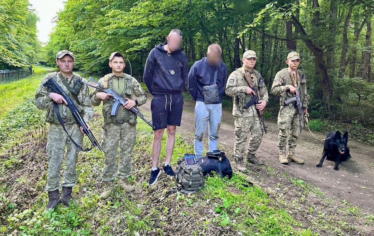 Закарпатські прикордонники зі стріляниною зупинили двох ухилянтів з Донеччини
