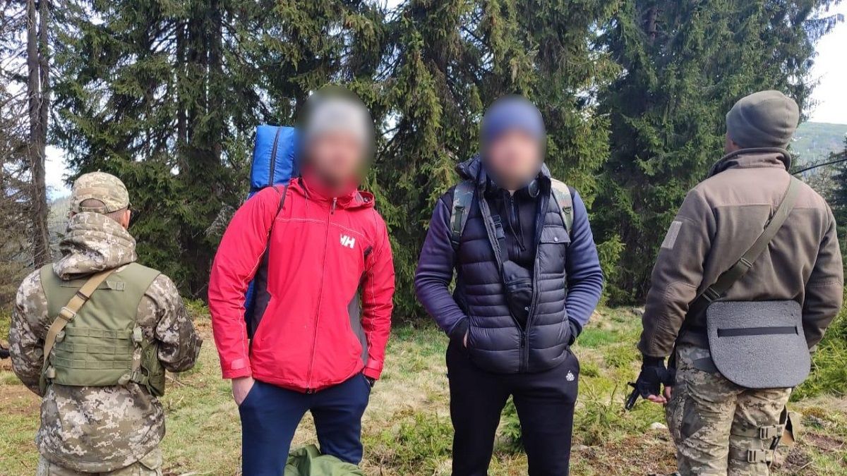У високогір’ї Карпат прикордонники затримали шістьох ухилянтів-втікачів