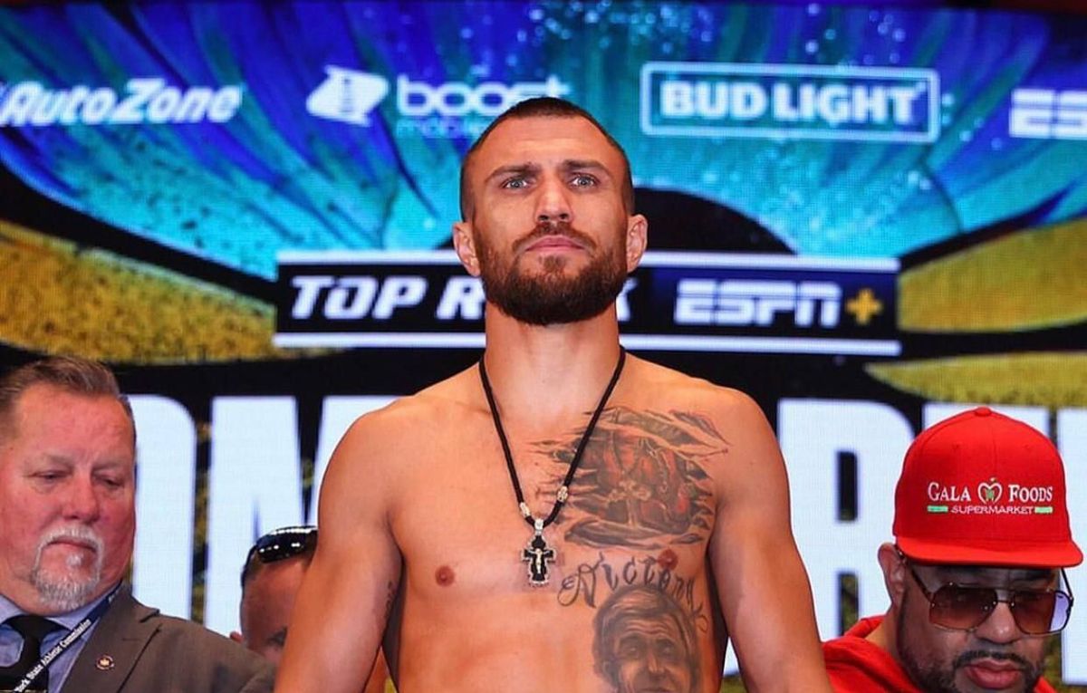 Василь Ломаченко нокаутував Джорджа Камбососа та став чемпіоном IBF