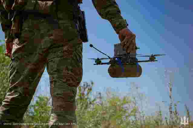 В Україні запустили серійне виробництво FPV-дронів із самонаведенням
