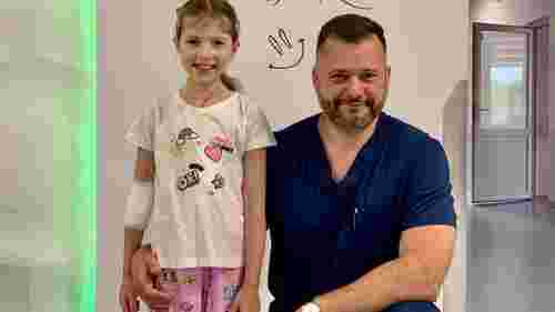 Львівські хірурги успішно прооперували 8-річну дівчинку, яка шість років не могла їсти