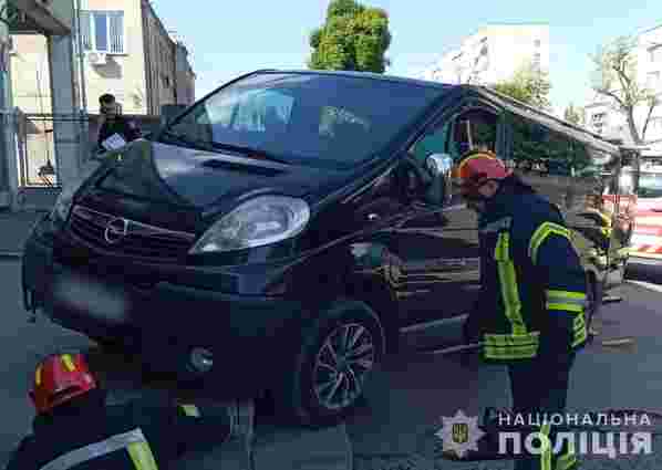 У Володимирі водійка Opel Vivaro виїхала на тротуар і збила на смерть 32-річну жінку