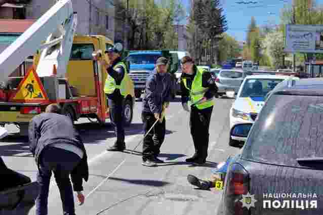 30-річний водій з Хмельниччини уник покарання за збиття поліцейської та двох військових 