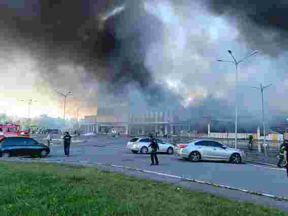 Росіяни вдарили по будівельному гіпермаркету «Епіцентр» у Харкові, є загиблі